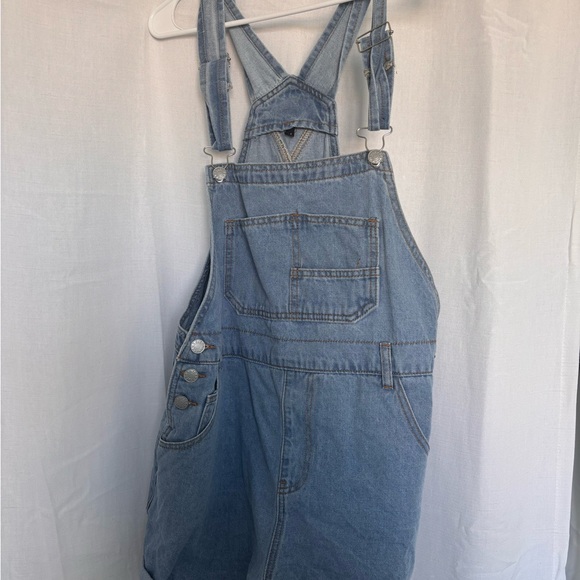 Amazon Other - Light Wash Denim Overalls shorts